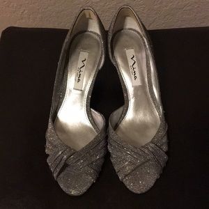 Nina New York open toe silver shoes
